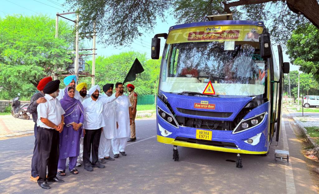 Three Buses Carrying Devotees Leave Mohali for Sri Amritsar Sahib Under Chief Ministers Pilgrimage Scheme